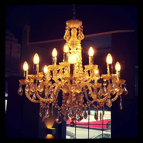 A chandelier in the pub, my last stop before the spa.